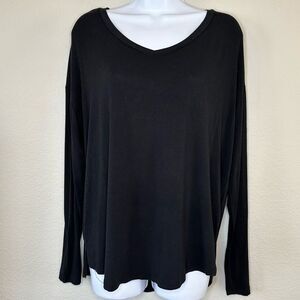 Mossimo black long sleeve scoop V-neck t-shirt